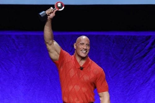 The Rock nhận giải Biểu tượng giải trí của thập kỷ