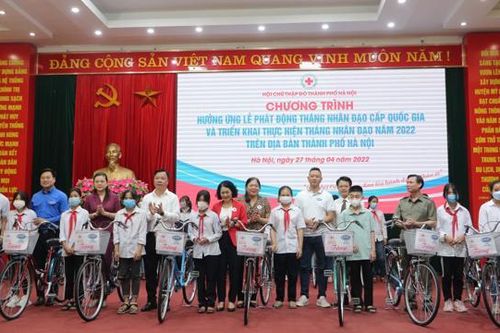 Hà Nội phát động Tháng Nhân đạo: Tiếp nhận hơn 15,8 tỷ đồng