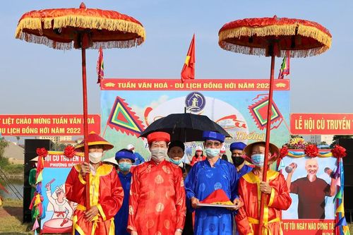 Vui hội cù Đồng Phú