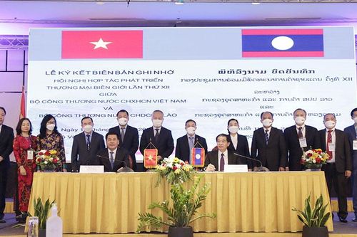 Sâu nặng nghĩa tình thủy chung, trong sáng Việt Nam-Lào