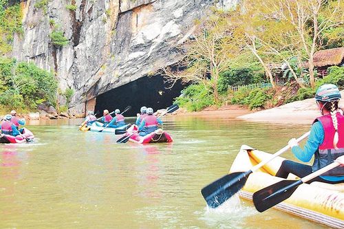 Du lịch miền trung khởi sắc