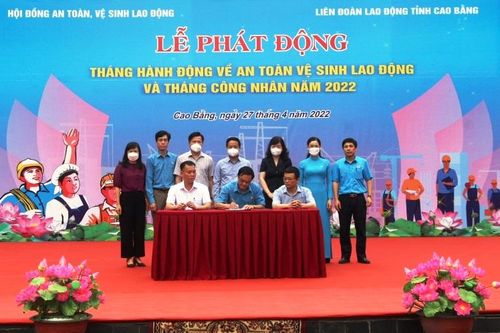 Chăm lo đời sống vật chất, tinh thần và điều kiện làm việc cho công nhân lao động