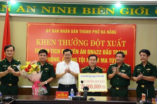 Chủ tịch UBND TP Đà Nẵng khen thưởng lực lượng phá chuyên án ma túy