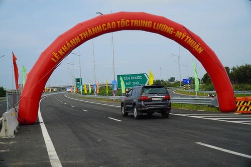Cao tốc Trung Lương - Mỹ Thuận khánh thành sau 13 năm