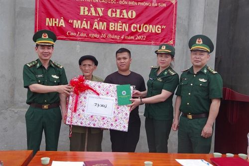Đồn Biên phòng Ba Sơn khánh thành và bàn giao nhà 'Mái ấm biên cương'