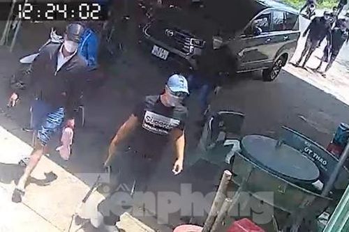 Triệu tập nhóm côn đồ kề mã tấu vào cổ chủ nhà trọ vì bị nhắc nhở tiếng nẹt pô