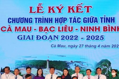 Tình nghĩa Cà Mau – Ninh Bình luôn bền vững như dãy Trường Sơn, dạt dào như sóng biển