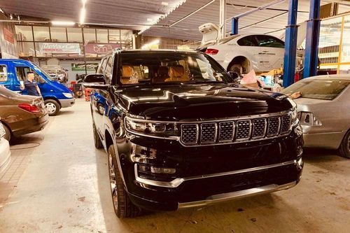 Jeep Grand Wagoneer 2022 đầu tiên về Việt Nam