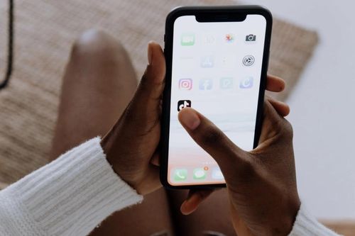TikTok tiếp tục vượt mặt Facebook, Instagram