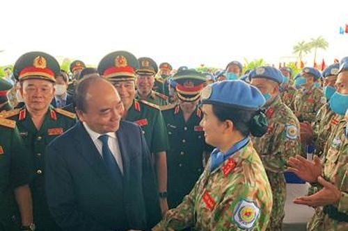 Chủ tịch nước tiễn cán bộ, chiến sĩ lên đường thực hiện nhiệm vụ gìn giữ hòa bình Liên hợp quốc