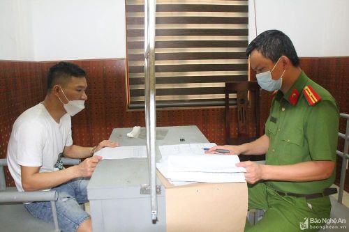 Bắt giữ 2 đối tượng tàng trữ, mua bán trái phép chất ma túy mang nhiều tiền án