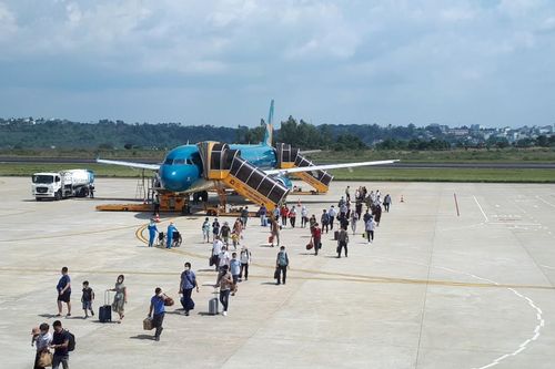 Du lịch dịp nghỉ lễ 30/4 - 1/5: Tour kín chỗ, nguy cơ các điểm du lịch quá tải
