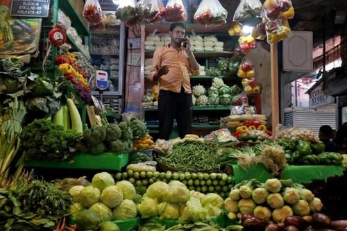Người dân Ấn Độ tiết kiệm trong bữa ăn do giá thực phẩm tăng vọt