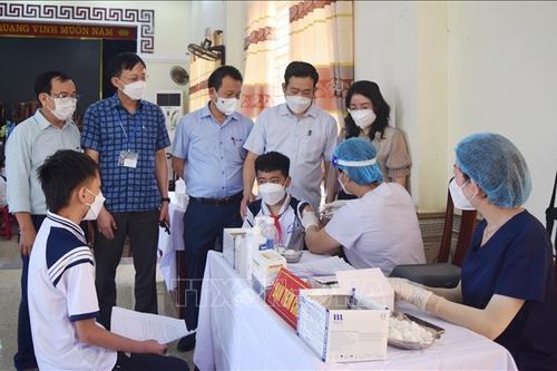 Quảng Bình: Ngày đầu tiêm vaccine phòng COVID-19 cho trẻ an toàn, thuận lợi