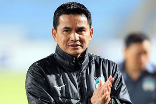 HLV Kiatisak: 'Yokohama mạnh nhưng HAGL đã sẵn sàng'