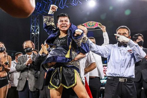 Nhà vô địch thế giới Thu Nhi bị tước đai WBO