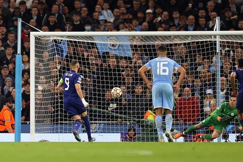 'Quái vật' Benzema