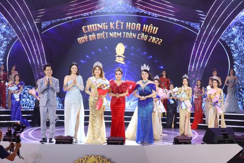 Doanh nhân Trần Thụy Thanh Nhã đăng quang Á hậu 1 Hoa hậu Quý bà Việt Nam Toàn cầu 2022.