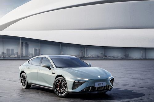 Xe điện Trung Quốc một lần sạc đi 1.100km, thách thức Tesla Model 3