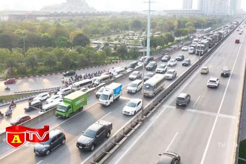 Chủ động phương án tạm dừng thu phí khi xảy ra ùn tắc kéo dài