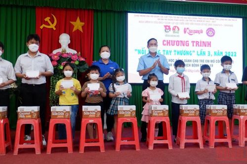 Gần 4 tỷ đồng chăm lo trẻ em mồ côi do Covid-19 ở Long An