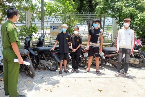 Truy nóng nhóm trộm nhí chuyên đá xế