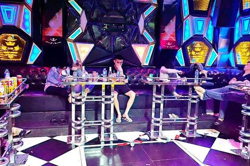 Hải Dương: Khởi tố nhiều đối tượng mở 'tiệc' ma túy tại quán karaoke