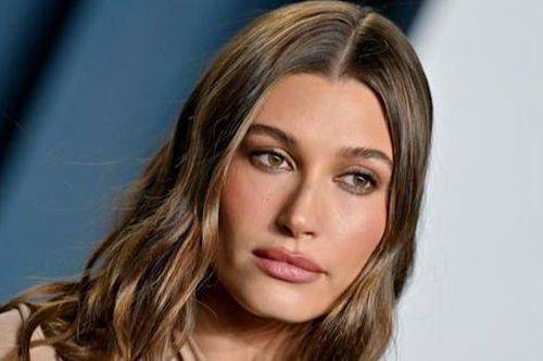Hailey Bieber bộc bạch về quá trình phẫu thuật tim sau cơn đột quỵ hậu COVID-19