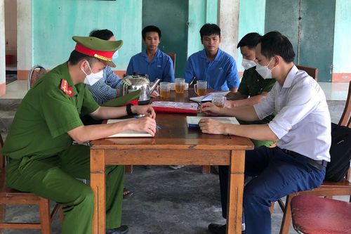 Lập đoàn kiểm tra 2 trại lợn 'bức tử' môi trường
