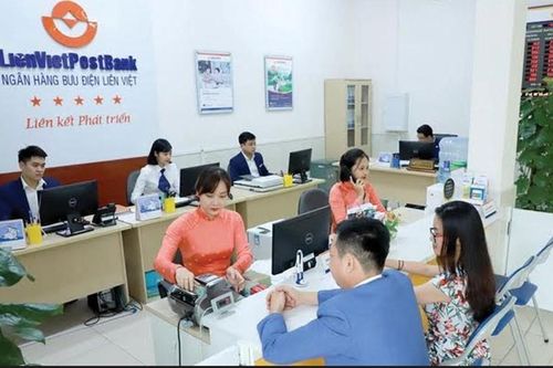 Lợi nhuận đột phá, ngân hàng tăng vốn lên tầm tỷ USD