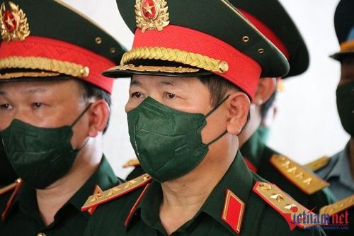 Phút xúc động của Thứ trưởng Bộ Quốc phòng bên hành trang người lính Thành cổ