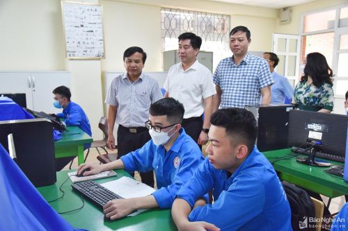 HĐND tỉnh giám sát công tác đào tạo phát triển nguồn nhân lực tại các trường nghề