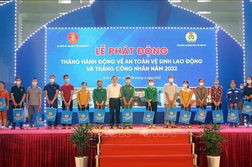 Công nhân, viên chức, người lao động Thái Nguyên thi đua, sáng tạo trong lao động, sản xuất