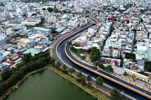 Đầu tư tuyến giao thông huyết mạch, liên vùng