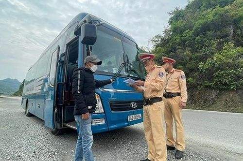 Đảm bảo an toàn giao thông dịp nghỉ lễ nơi cửa ngõ Tây Bắc