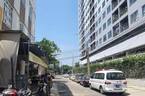 Một người nước ngoài rơi từ tầng 18 chung cư cao cấp