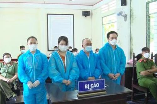 4 bị cáo cùng một gia đình lãnh 38 năm tù vì mua bán ma túy