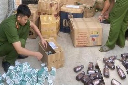 Phát hiện hàng ngàn sản phẩm mỹ phẩm không nguồn gốc bán online
