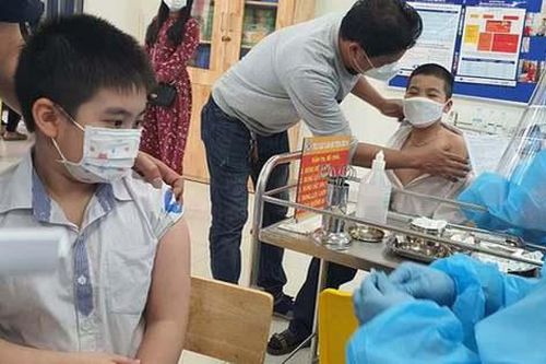 Hơn 133.000 trẻ 5-11 tuổi ở Hà Nội tiêm vaccine COVID-19