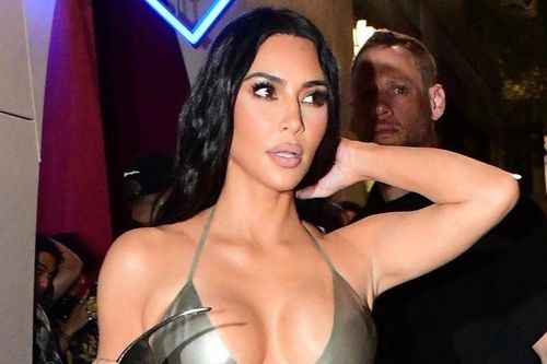 Kim Kardashian gây phẫn nộ khi photoshop ảnh trẻ em