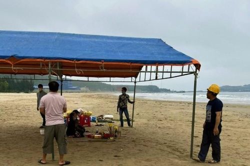 Một học sinh mất tích khi tắm biển tại Quảng Bình