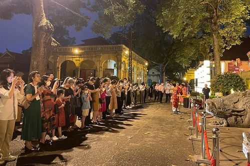 Chính thức khai thác tour du lịch 'Giải mã Hoàng thành Thăng Long'