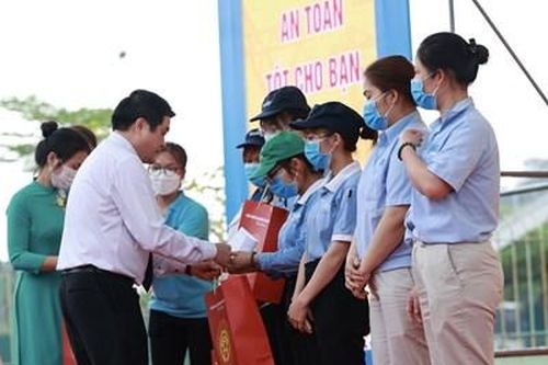 Hà Nội phát động Tháng Công nhân và Tháng hành động về an toàn, vệ sinh lao động