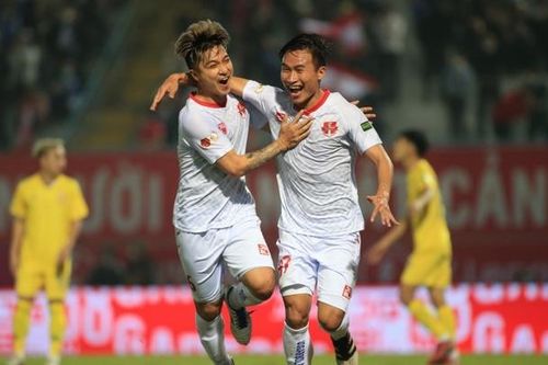 Thầy trò ông Chu Đình Nghiêm nhận 'mưa giải thưởng' tại V-League