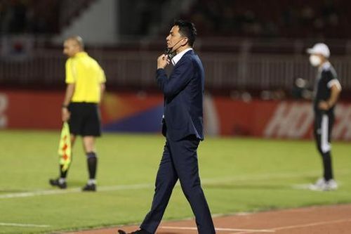 Huấn luyện viên Kiatisak: 'Yokohama có trình độ vượt trội hơn so với HAGL'