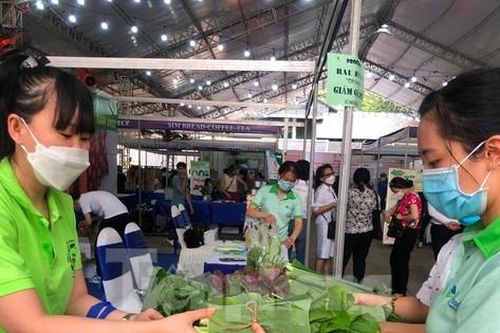 Người lao động được mua hàng tốt giá rẻ trong'Tháng Công nhân'