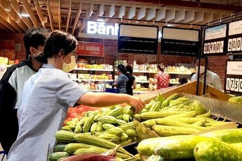 Hàng hóa tăng mạnh trước kỳ nghỉ lễ, giá ghẹ xanh lên cao kỷ lục