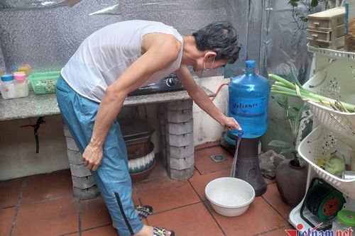 Khu biệt thự nhà giàu ở Hà Nội khốn khổ vì mất nước sinh hoạt