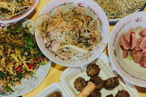Loạt món ngon 'ăn là mê', giá rẻ bất ngờ, du khách không nên bỏ lỡ khi tới Huế dịp 30/4