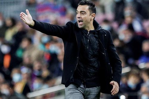 HLV Koeman đau lòng với Barca của Xavi